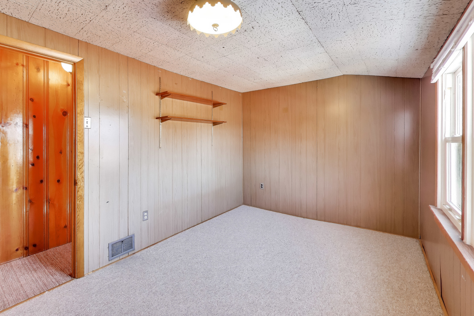 6516 N Nordica Avenue