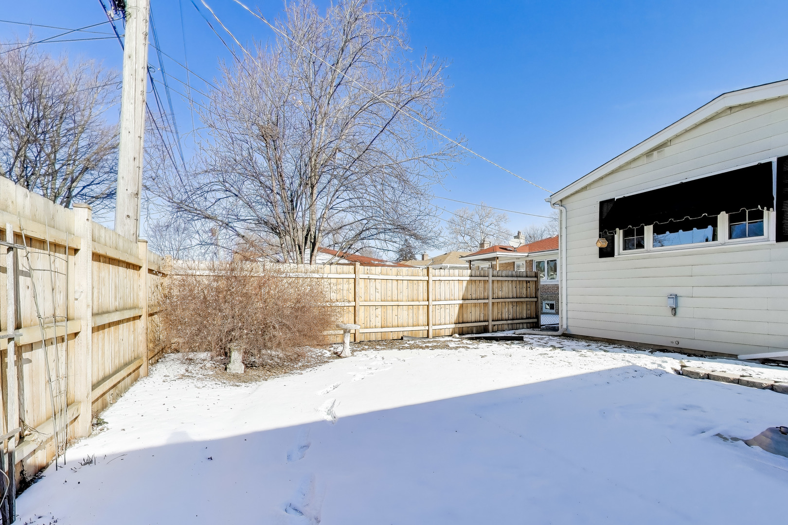 6516 N Nordica Avenue