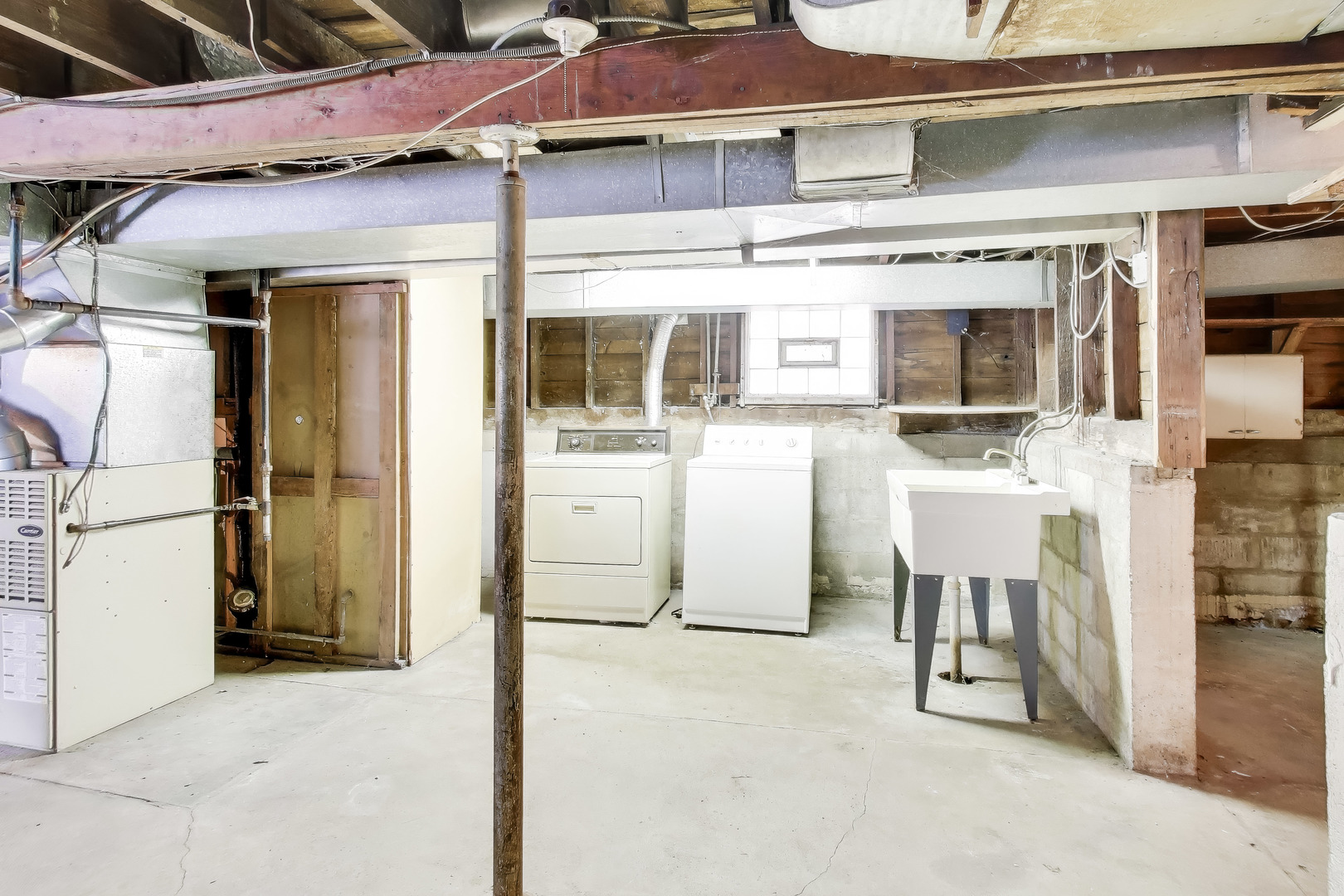 6516 N Nordica Avenue