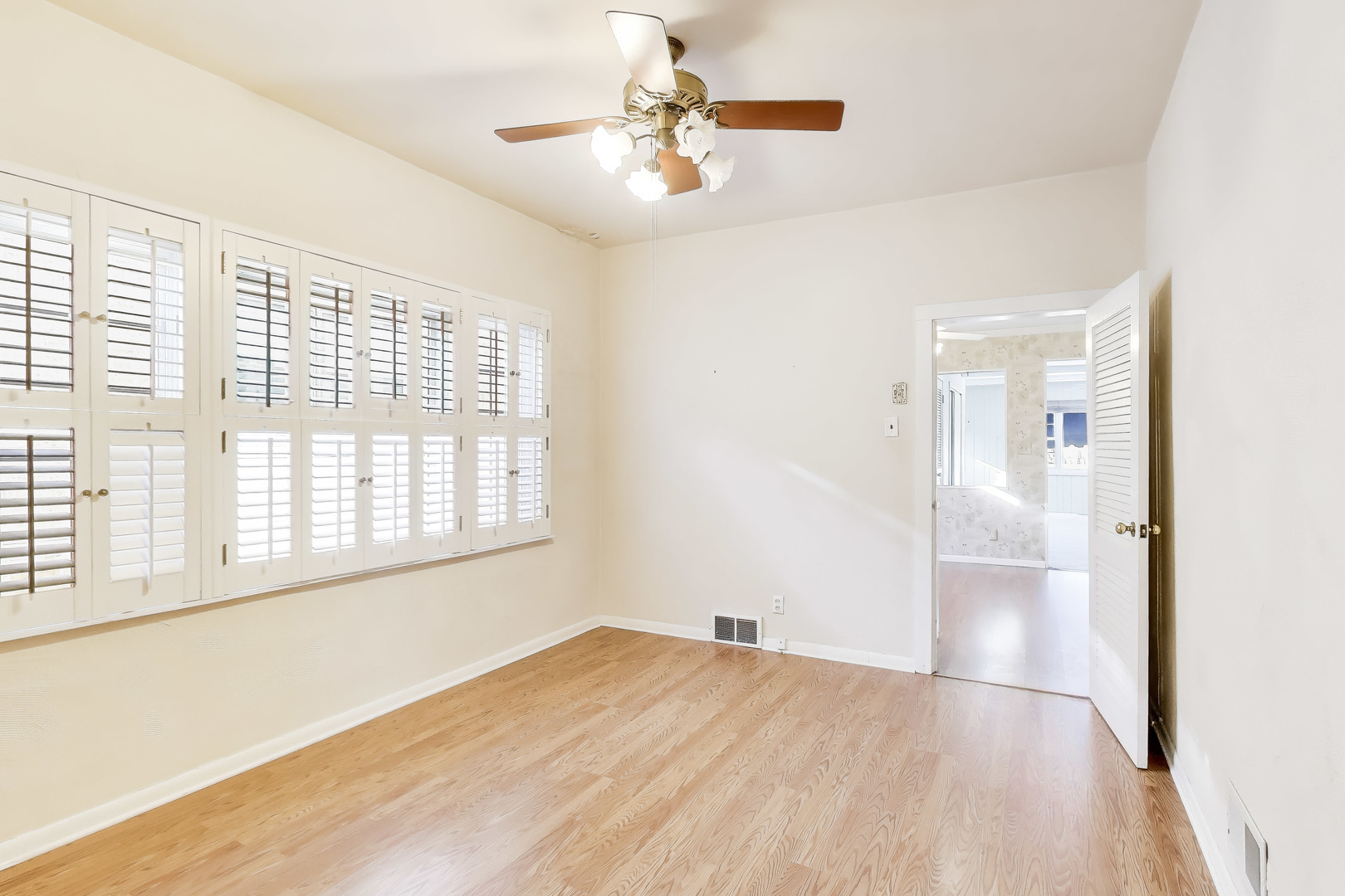 6516 N Nordica Avenue