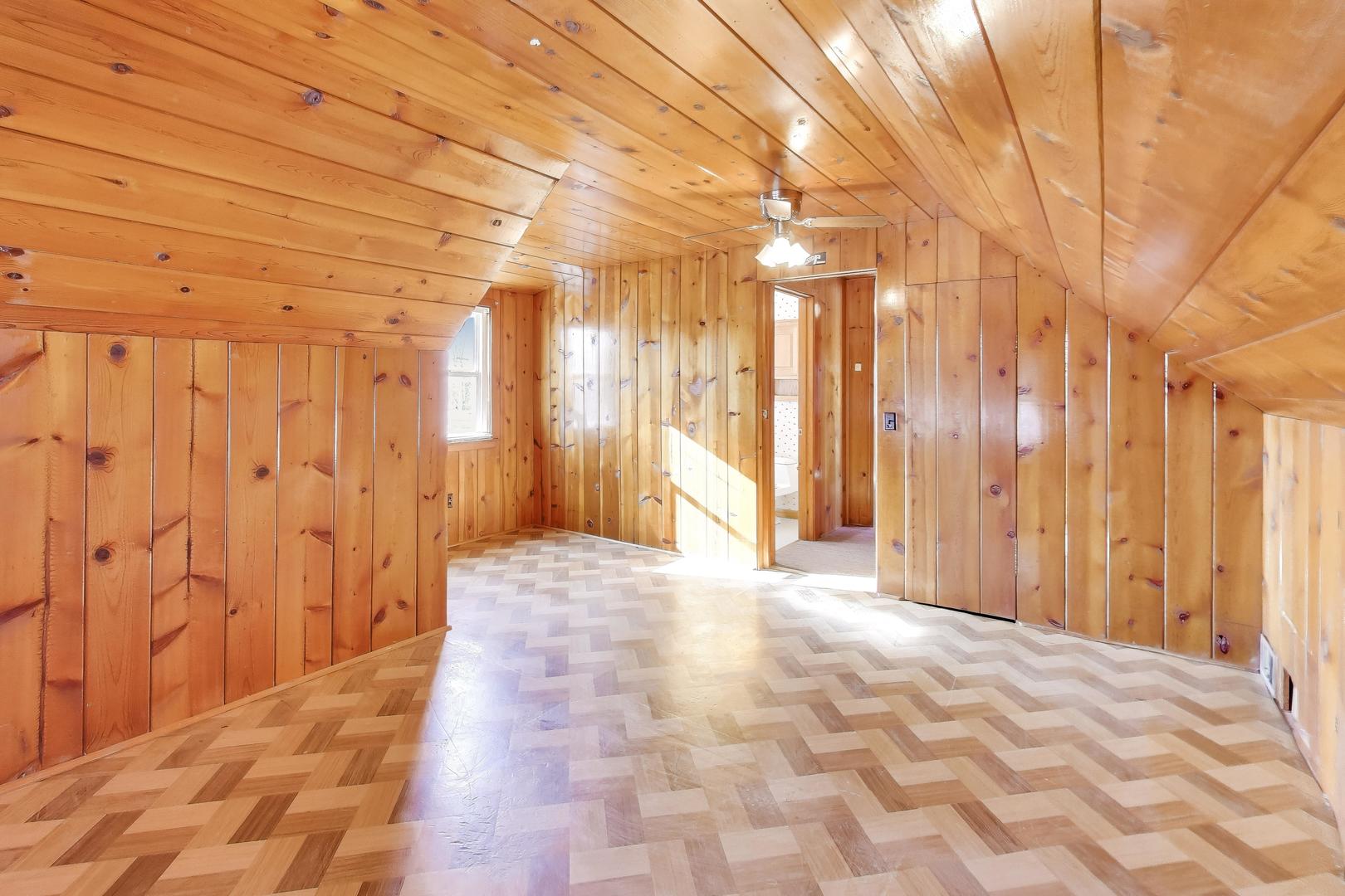 6516 N Nordica Avenue