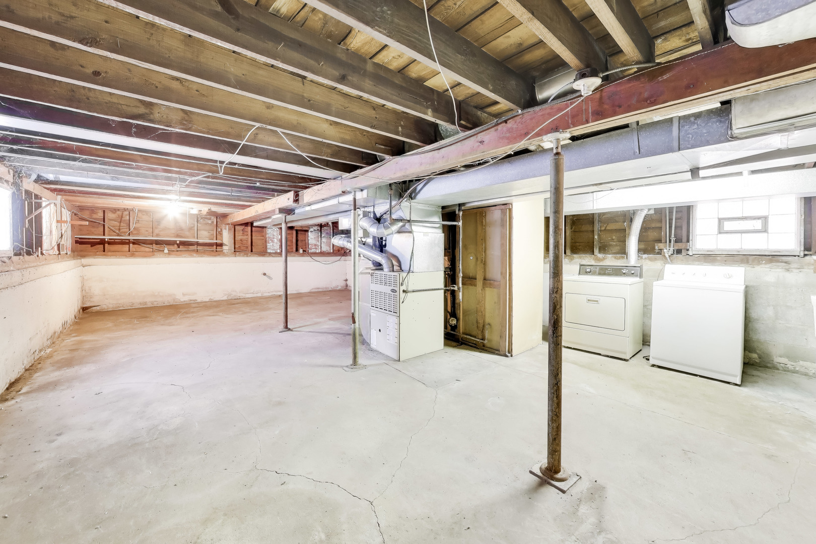 6516 N Nordica Avenue