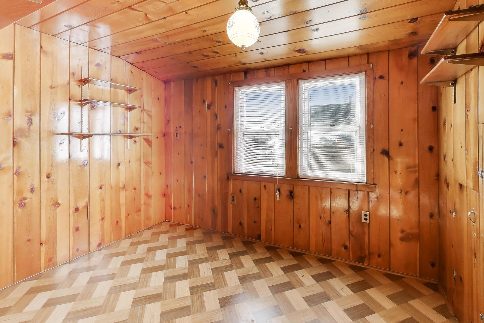 6516 N Nordica Avenue