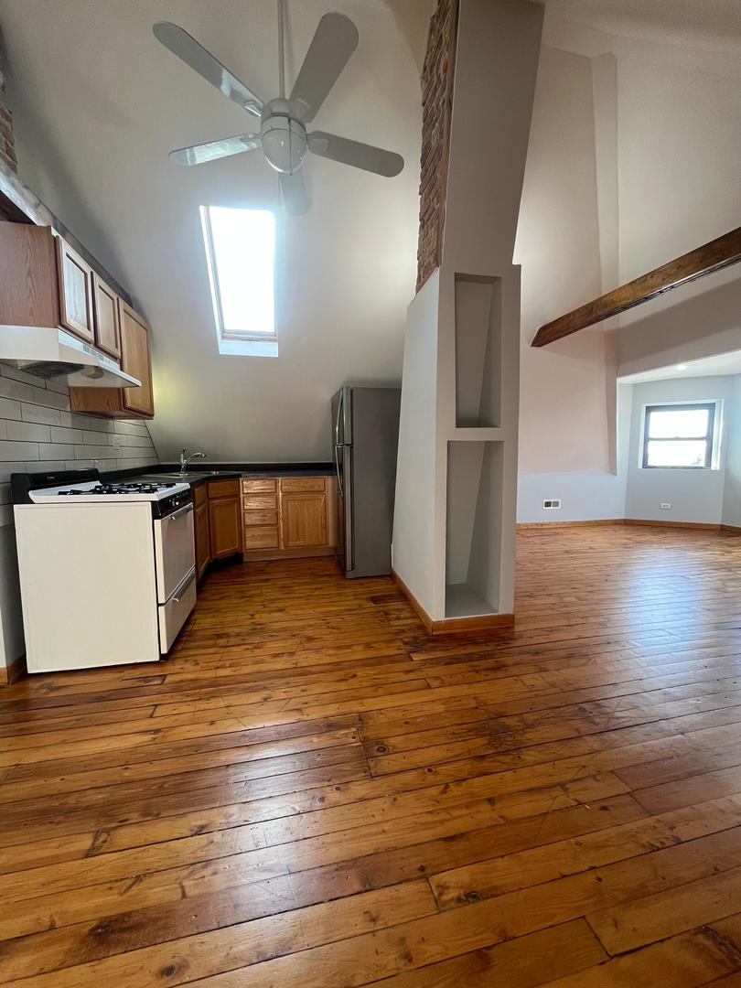 2519 S Millard Avenue Unit: 4