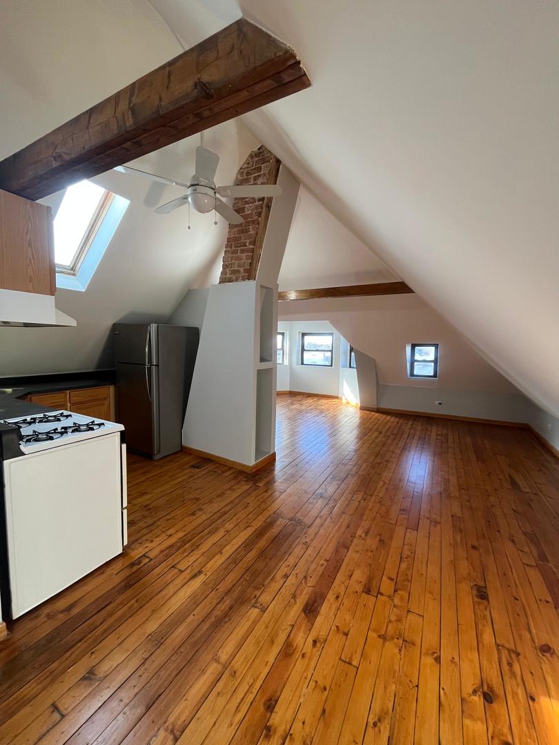 2519 S Millard Avenue Unit: 4