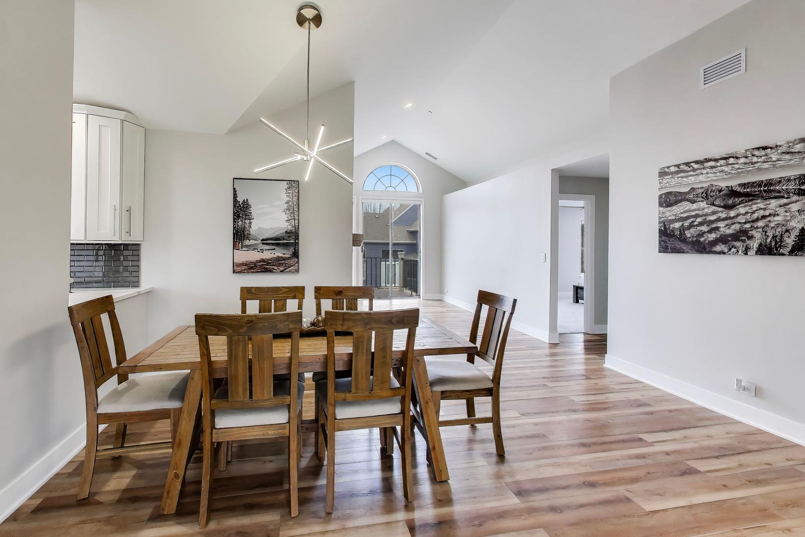 422 Cromwell Circle Unit: 2