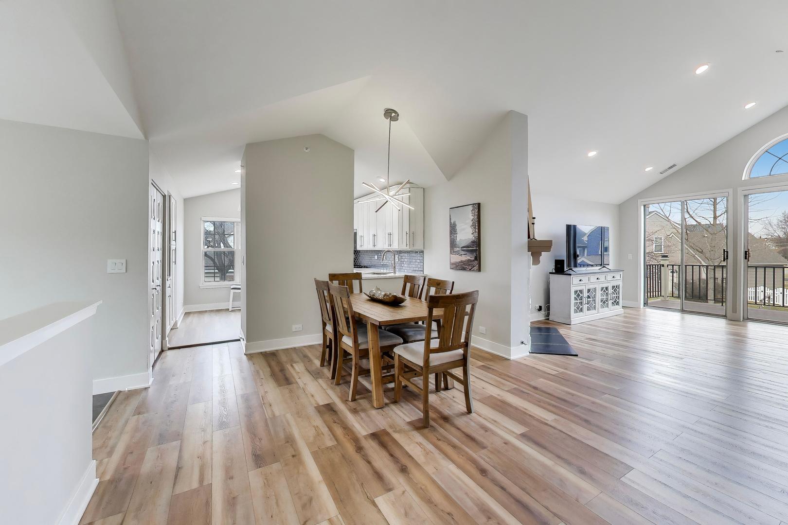 422 Cromwell Circle Unit: 2