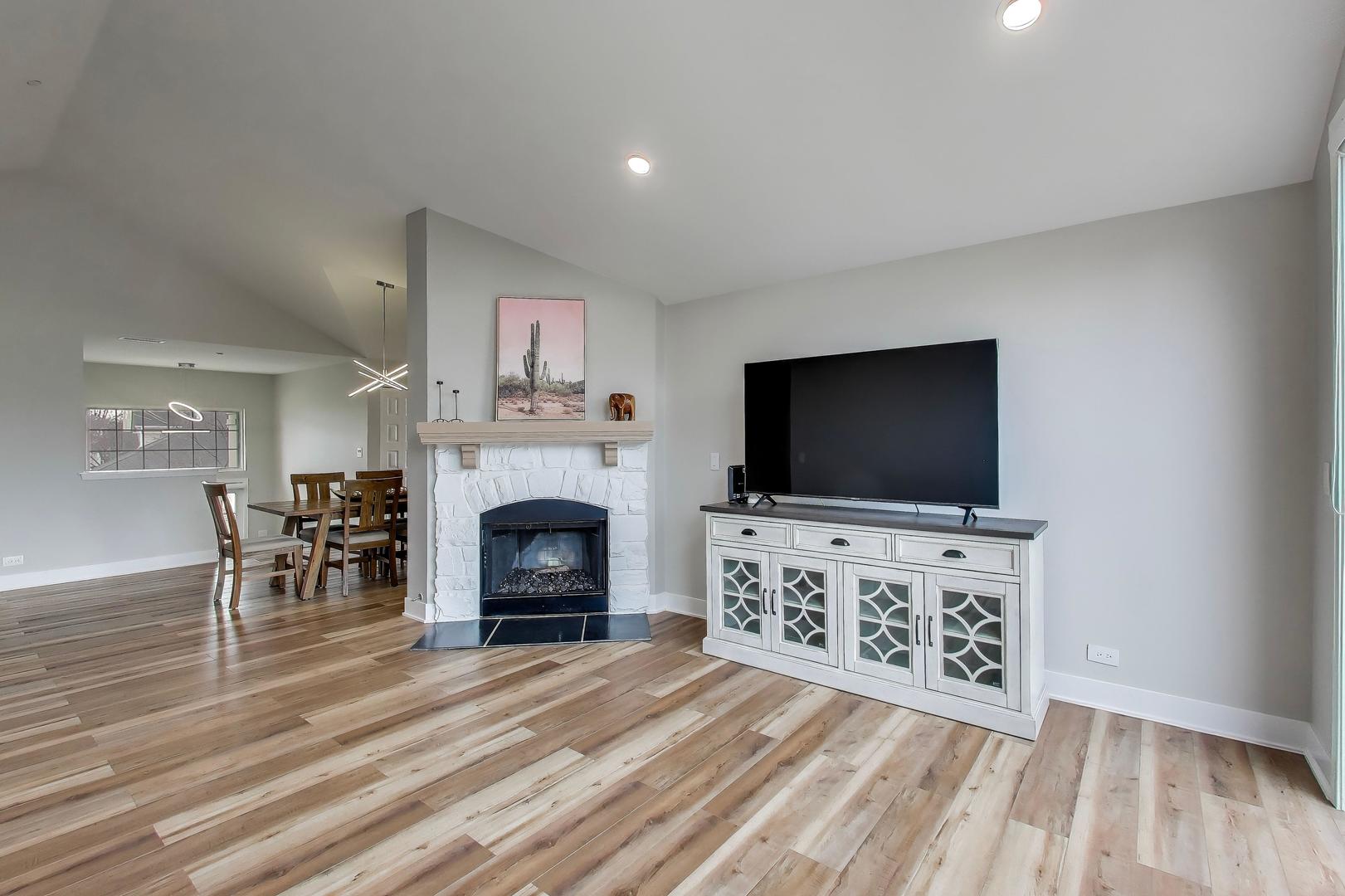 422 Cromwell Circle Unit: 2