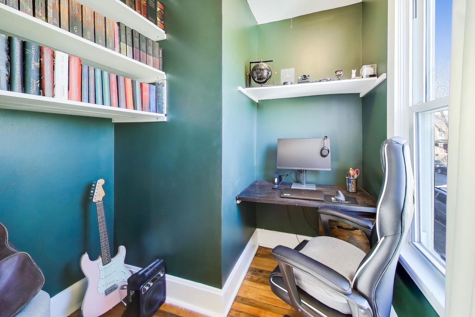 1618 N Rockwell Street