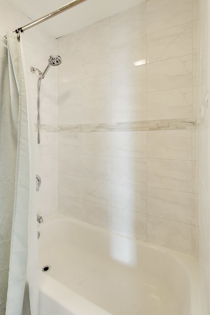 1618 N Rockwell Street