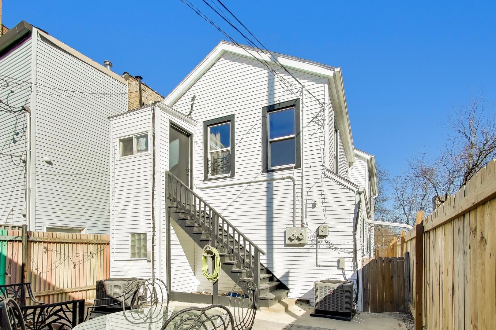 1618 N Rockwell Street