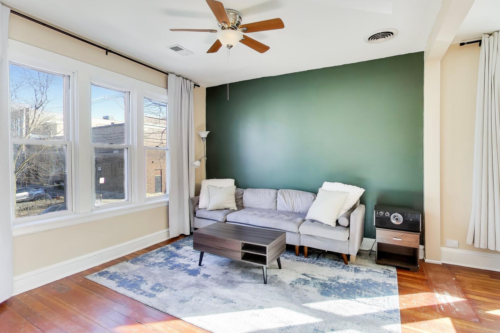 1618 N Rockwell Street