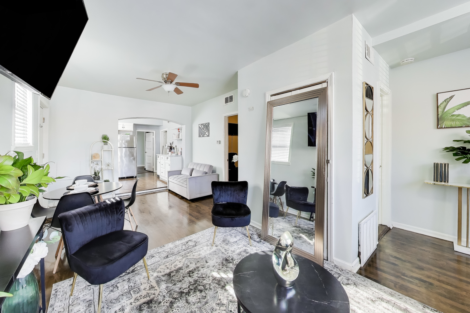 1618 N Rockwell Street