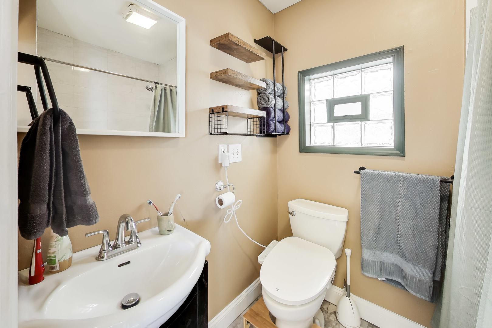 1618 N Rockwell Street