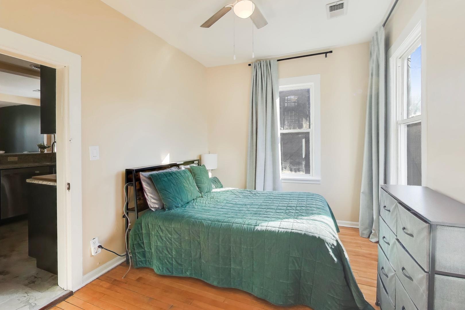 1618 N Rockwell Street