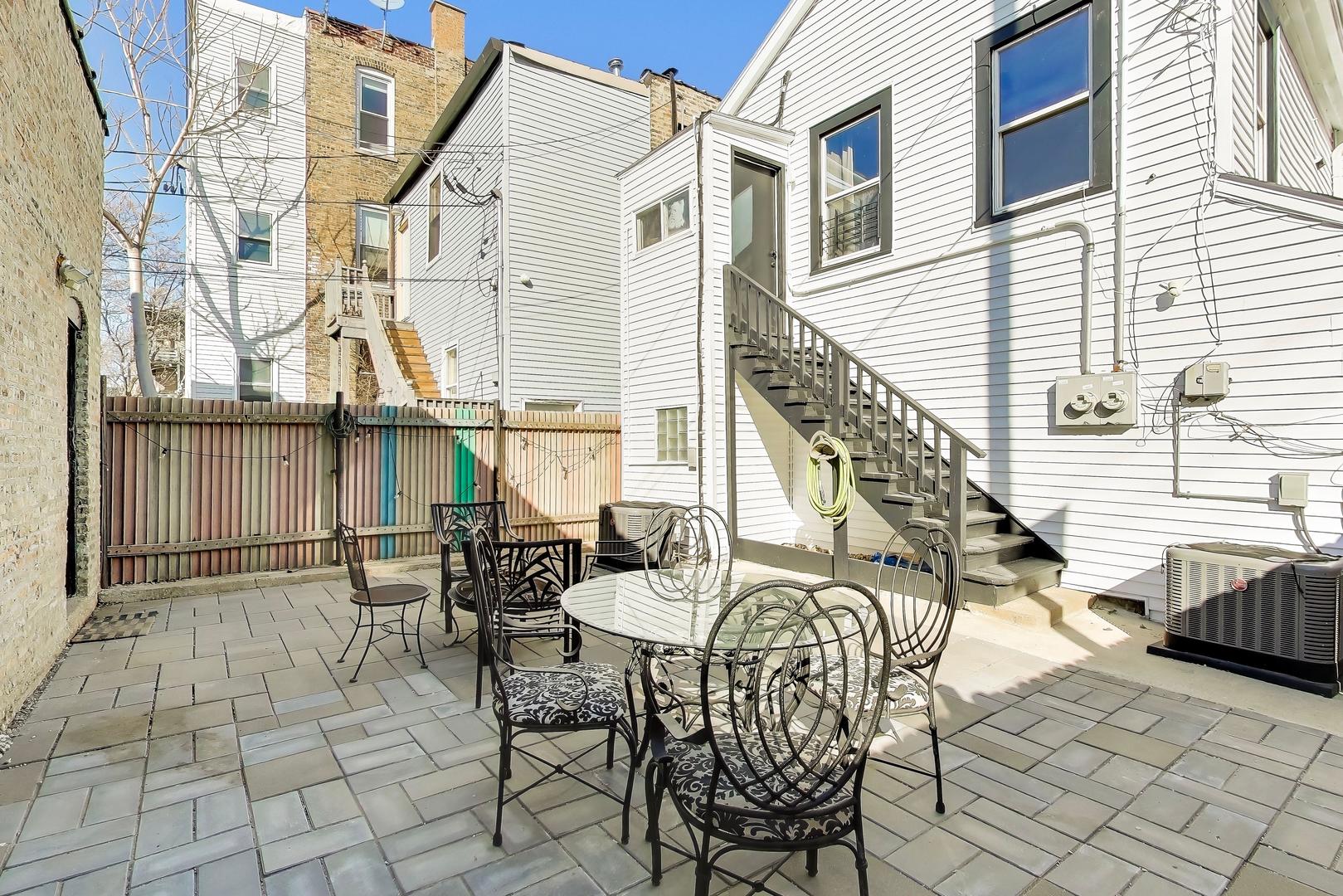 1618 N Rockwell Street