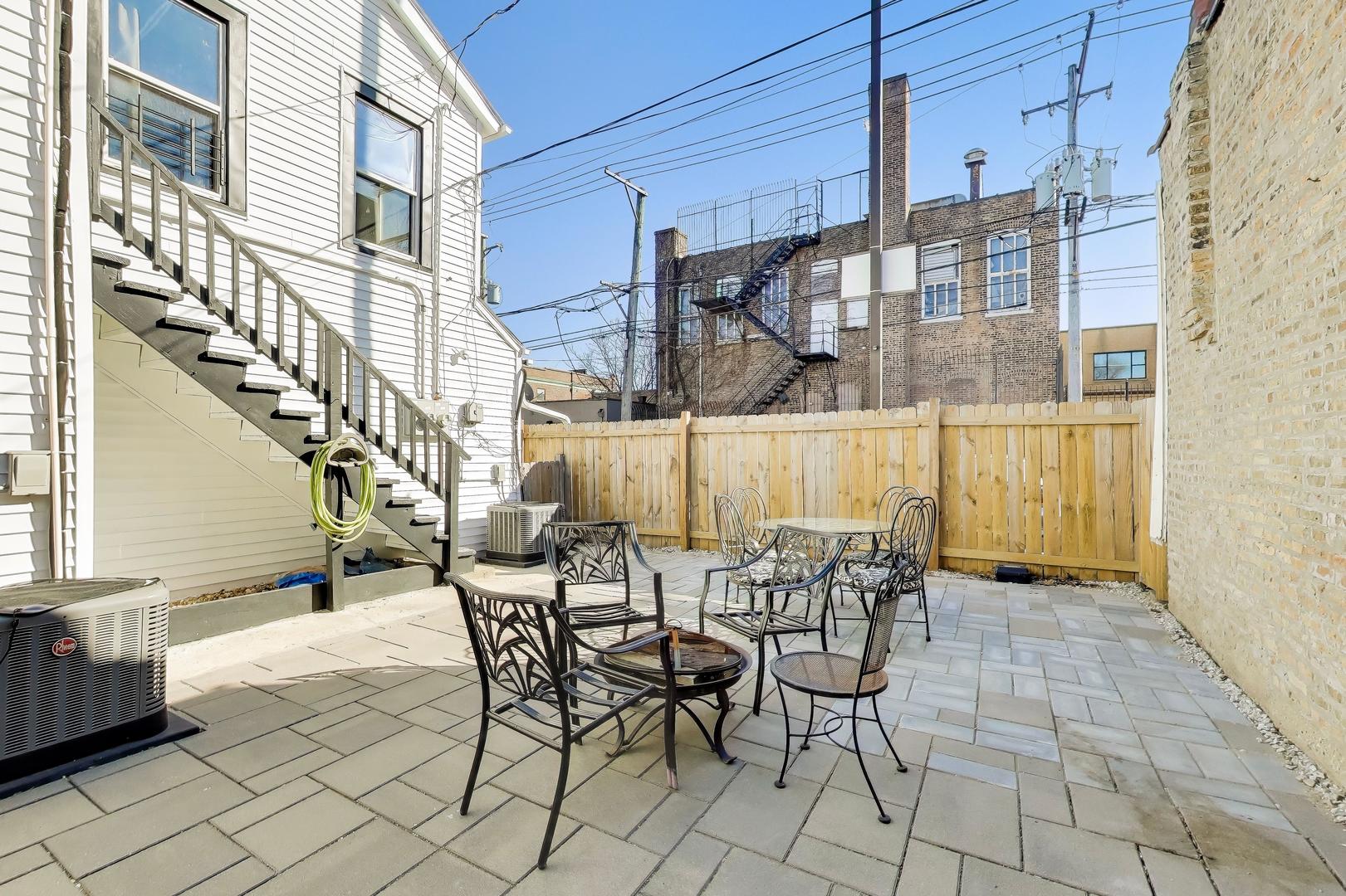 1618 N Rockwell Street