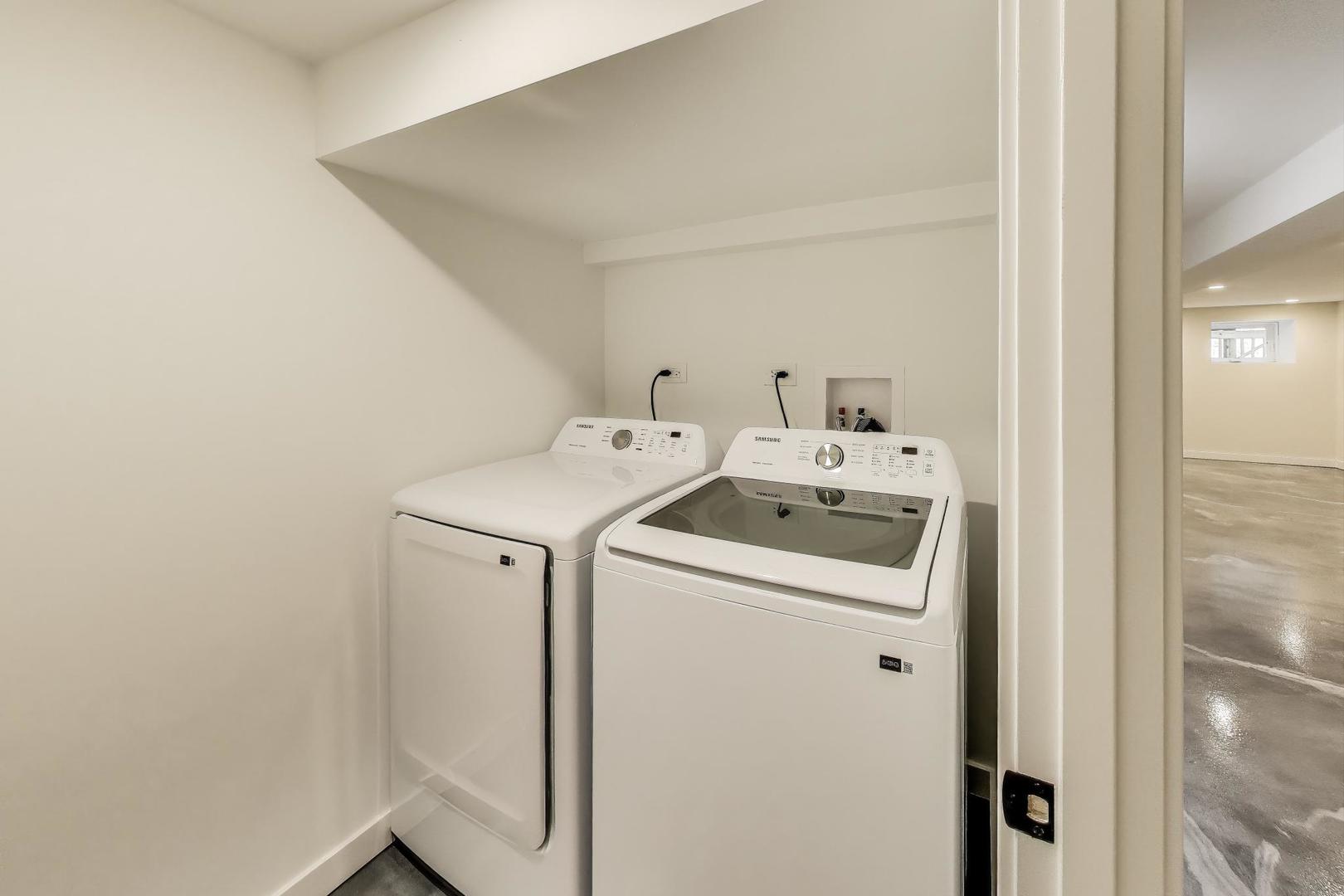 3440 W Hirsch Street