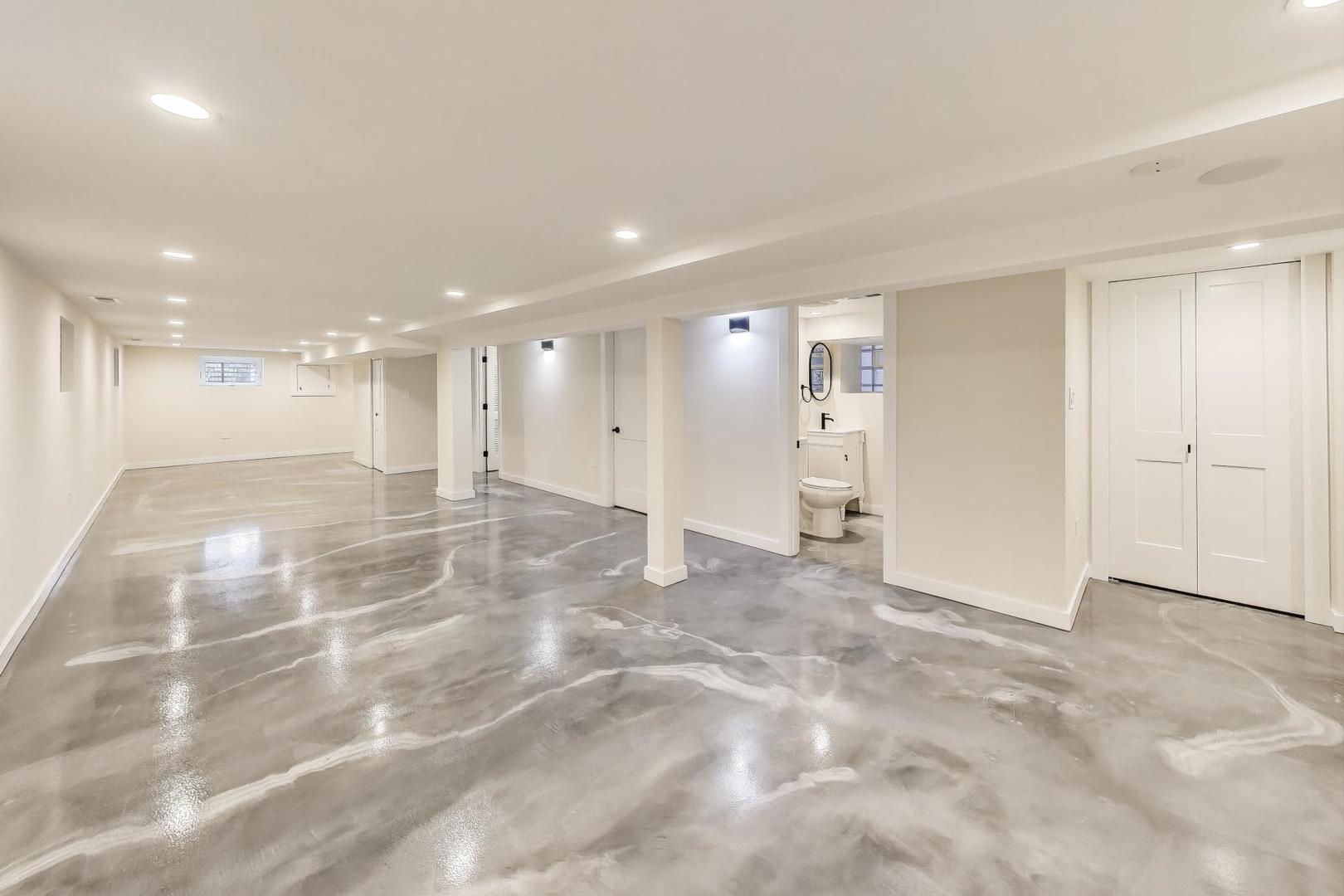 3440 W Hirsch Street