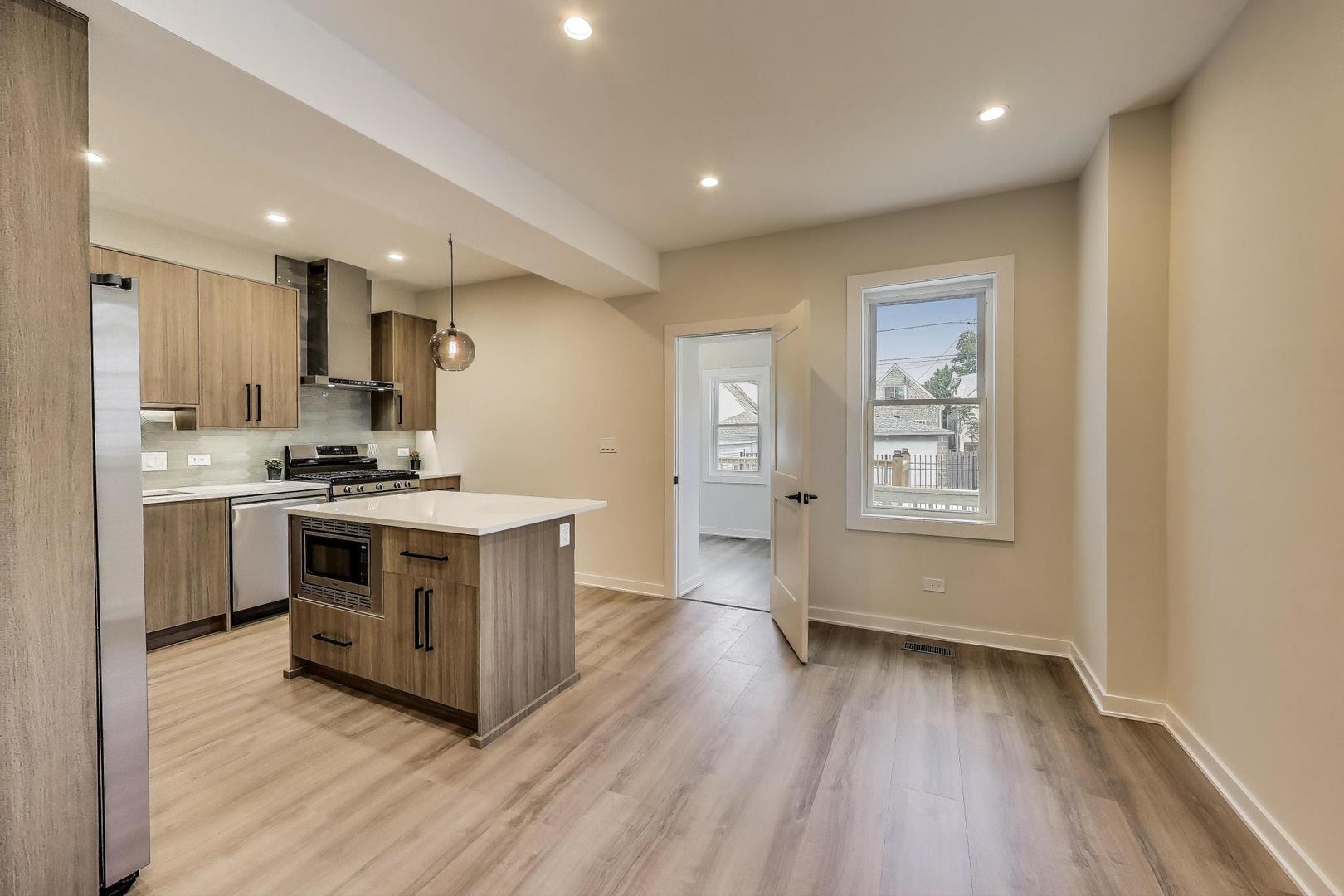 3440 W Hirsch Street