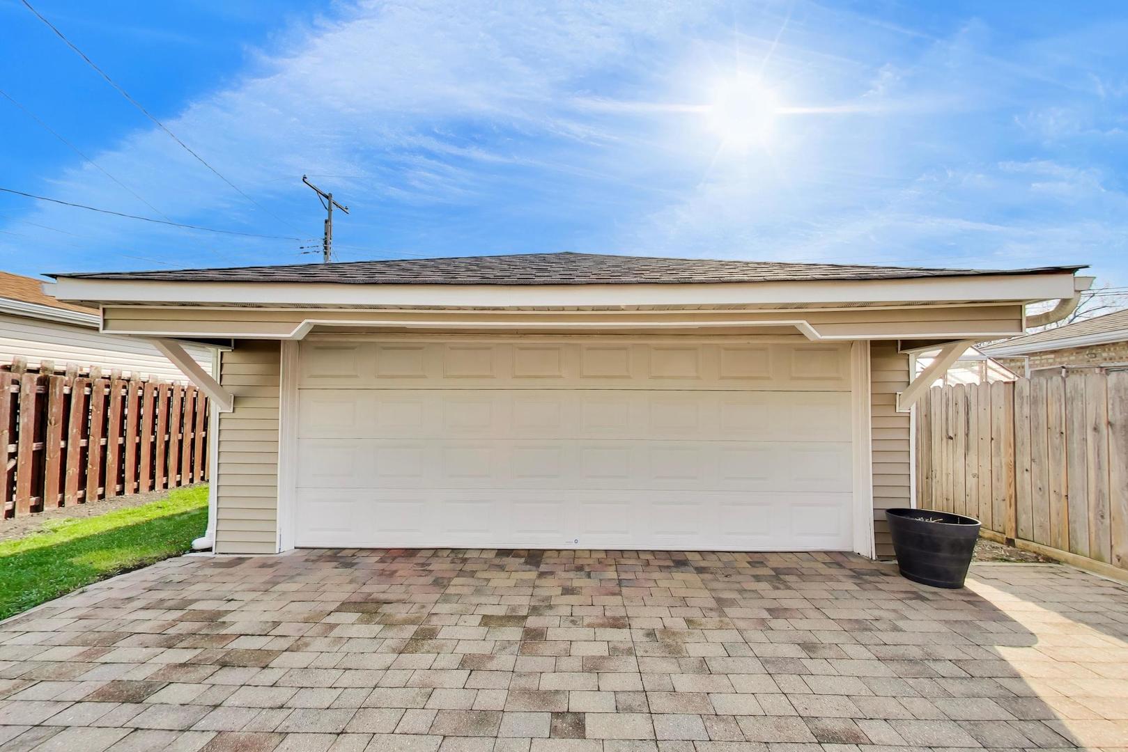 5011 N MOBILE Avenue