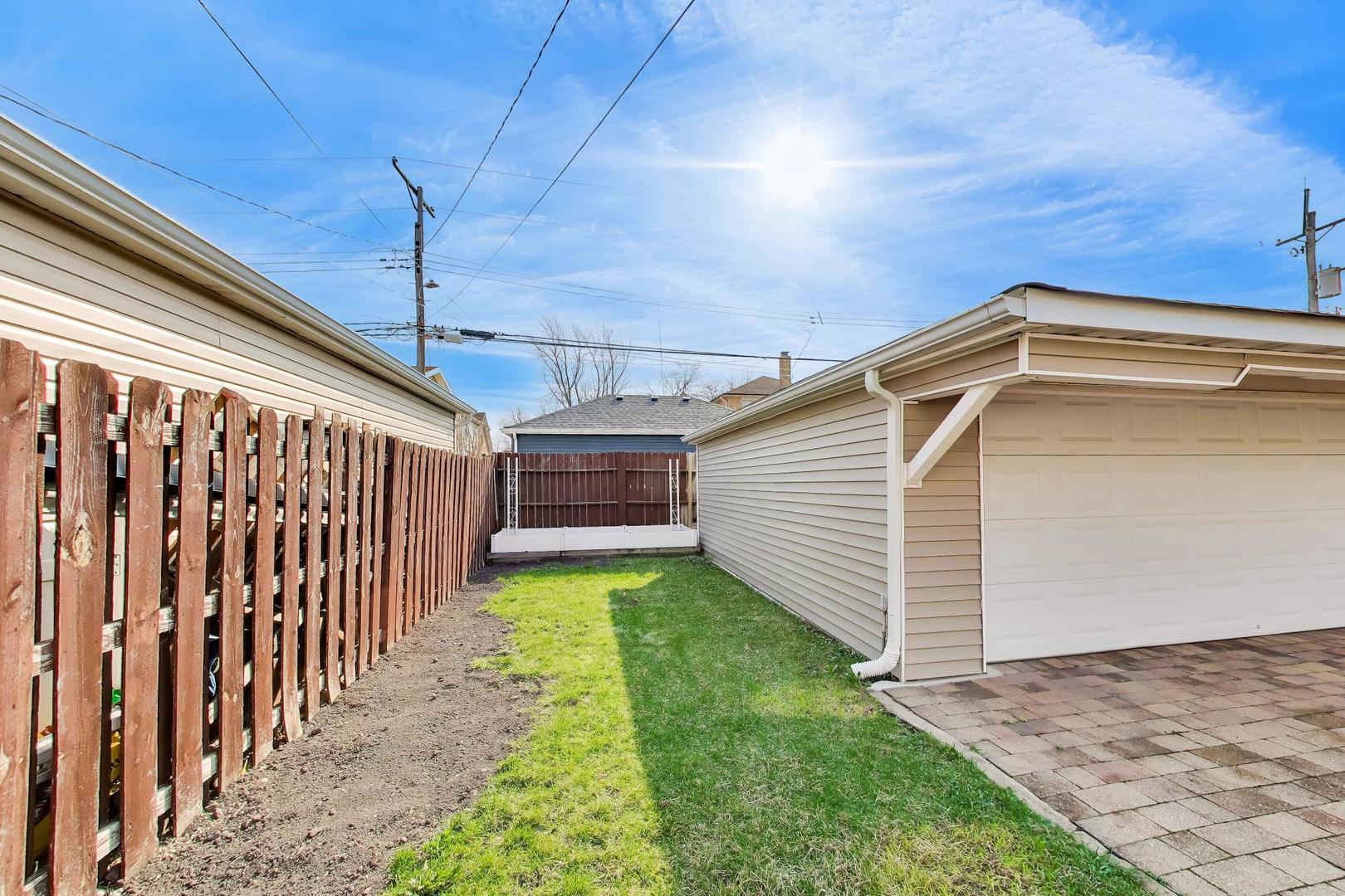 5011 N MOBILE Avenue