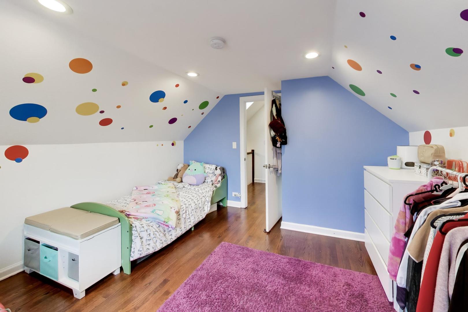 5011 N MOBILE Avenue