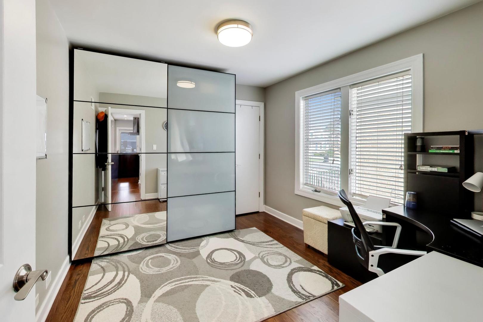 5011 N MOBILE Avenue