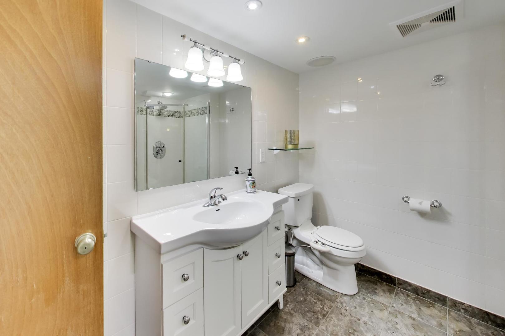 5011 N MOBILE Avenue