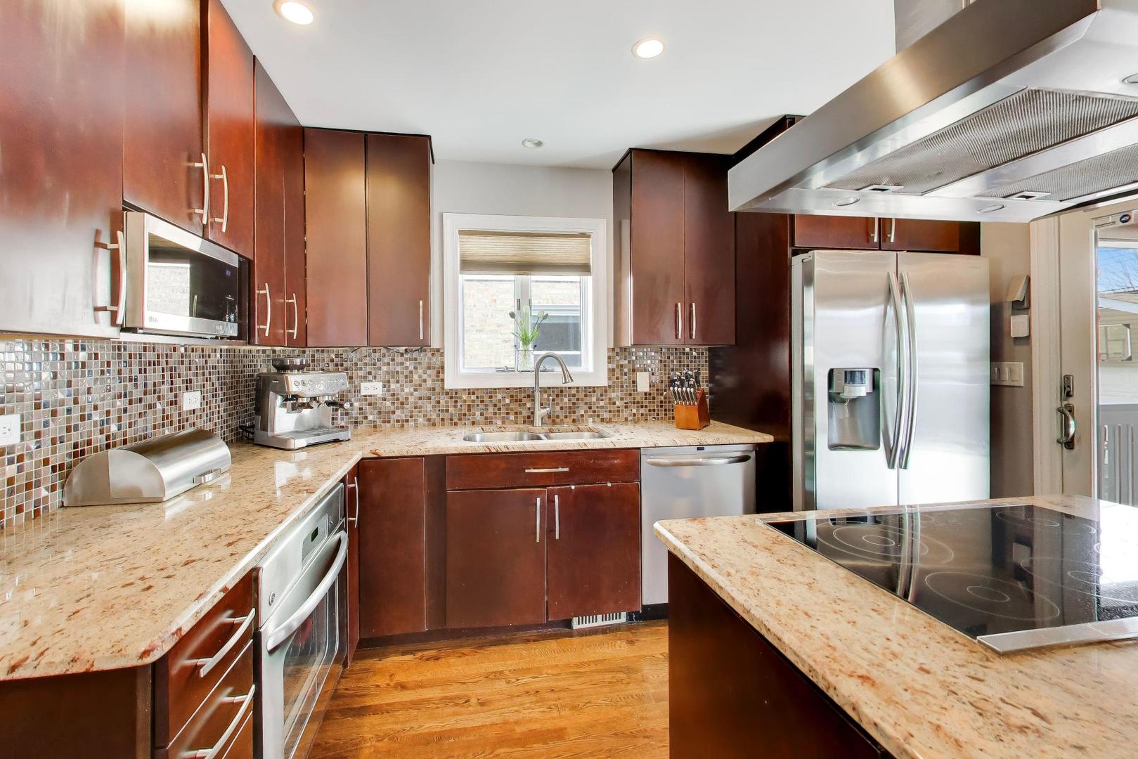 5011 N MOBILE Avenue