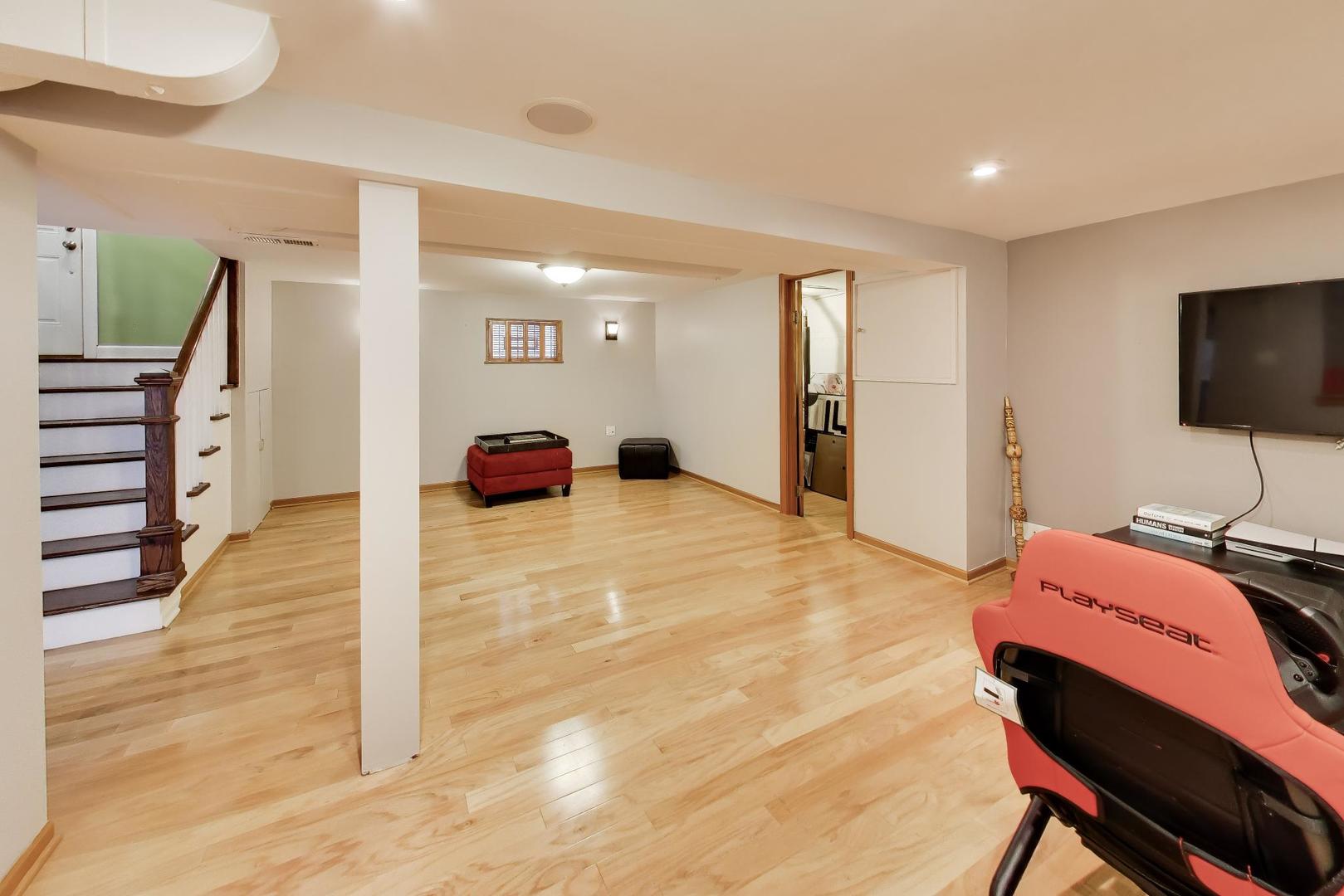 5011 N MOBILE Avenue