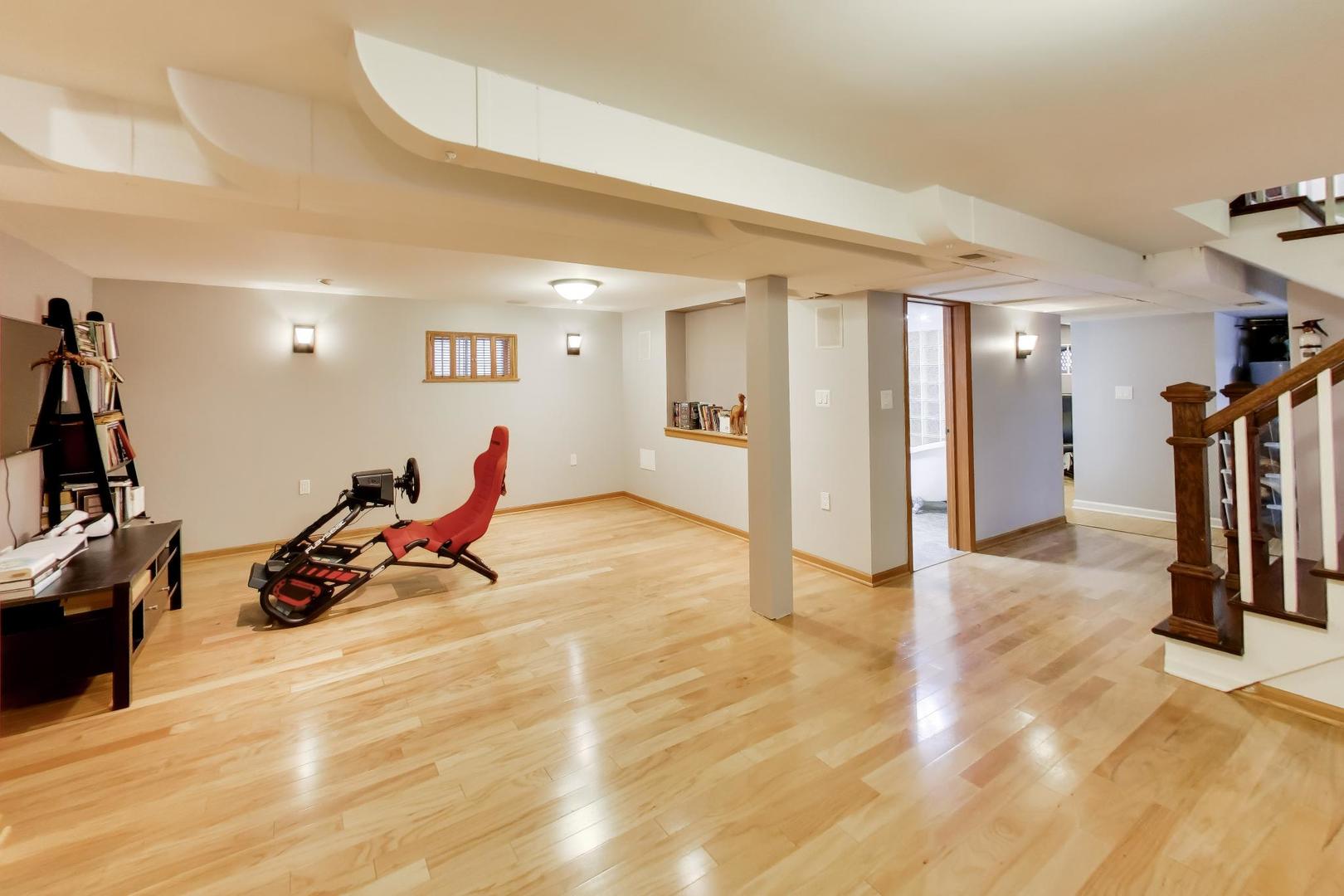 5011 N MOBILE Avenue