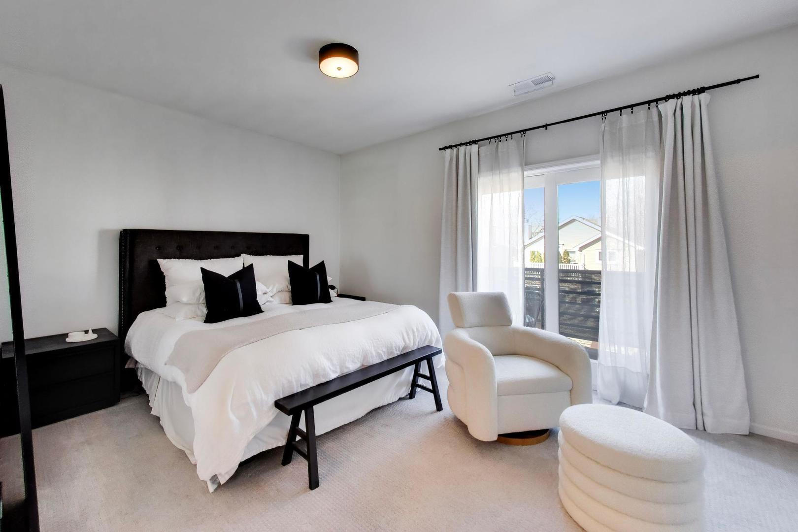 3718 N Ashland Avenue Unit: 302