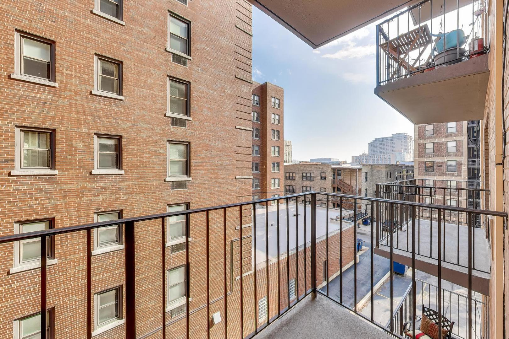 1567 Ridge Road Unit: 406