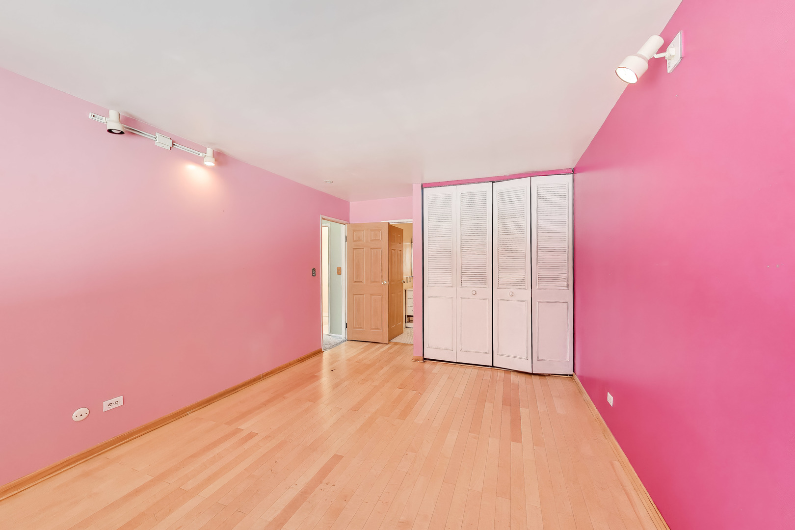 7908 W North Avenue Unit: 201C