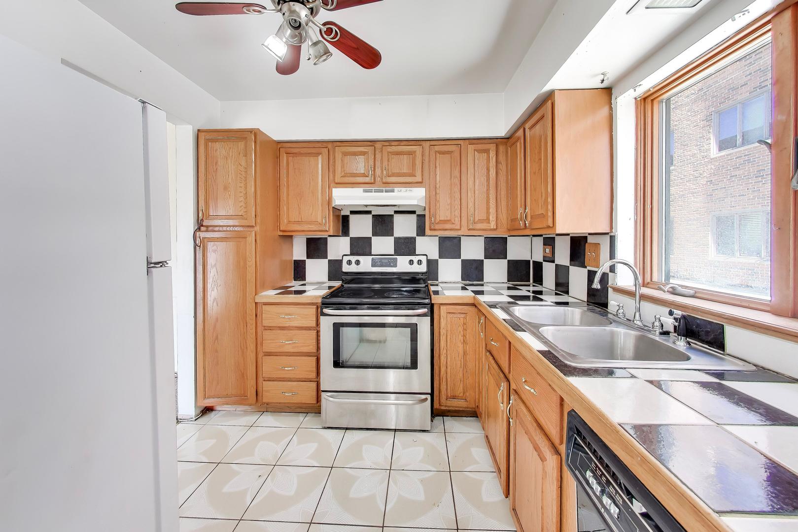 7908 W North Avenue Unit: 201C