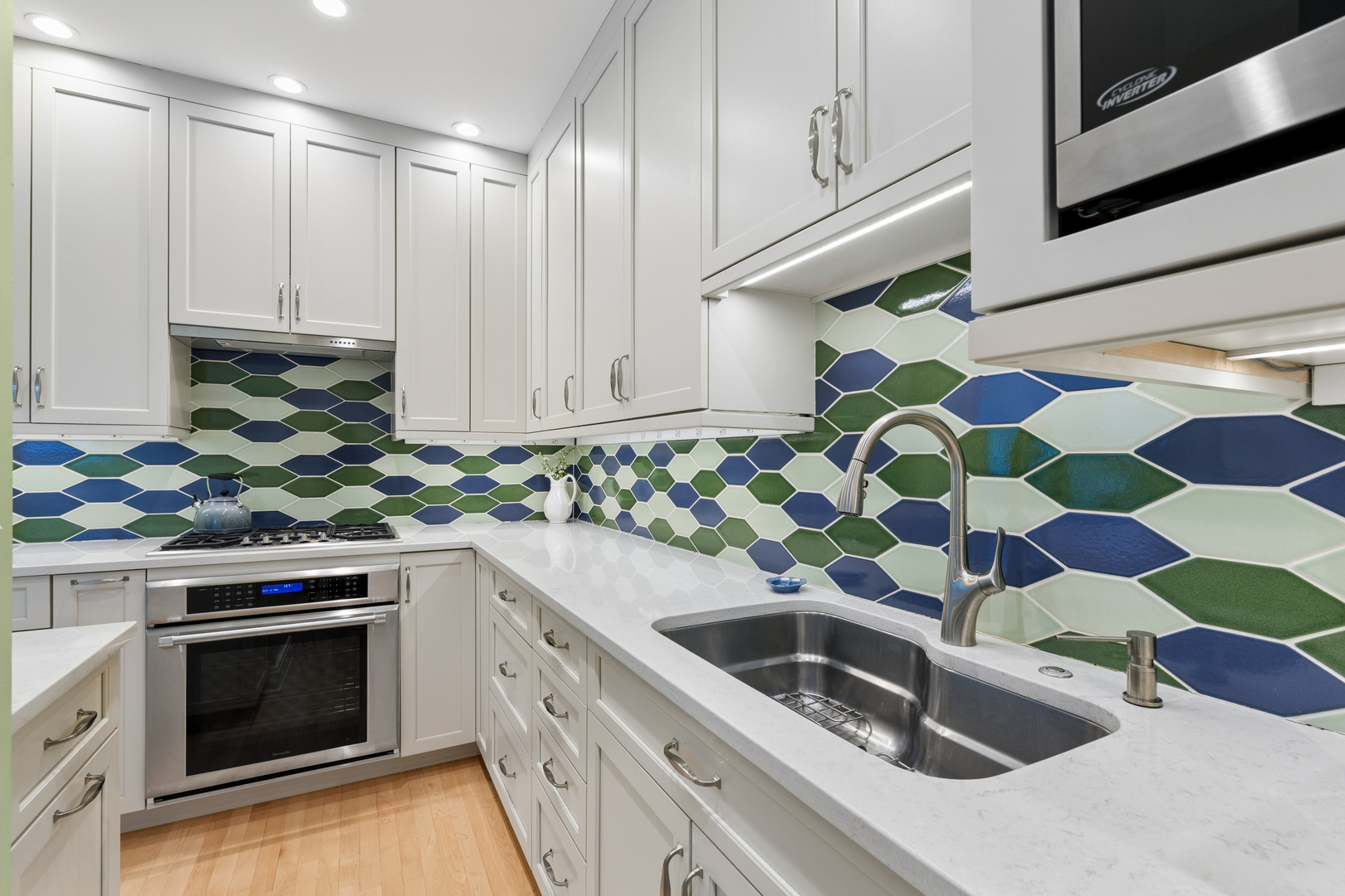330 S Michigan Avenue Unit: 1707