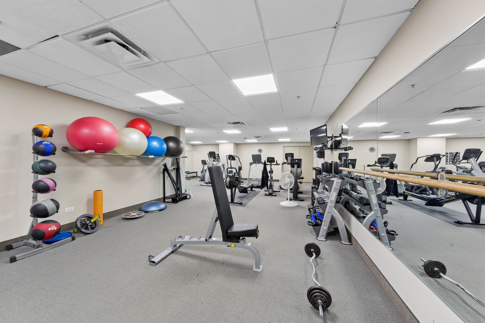 330 S Michigan Avenue Unit: 1707