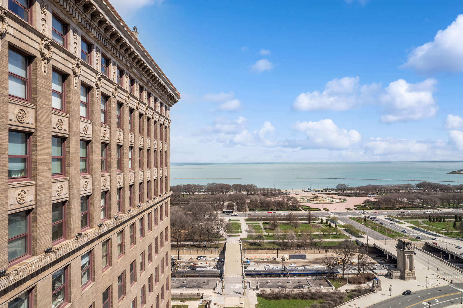 330 S Michigan Avenue Unit: 1707