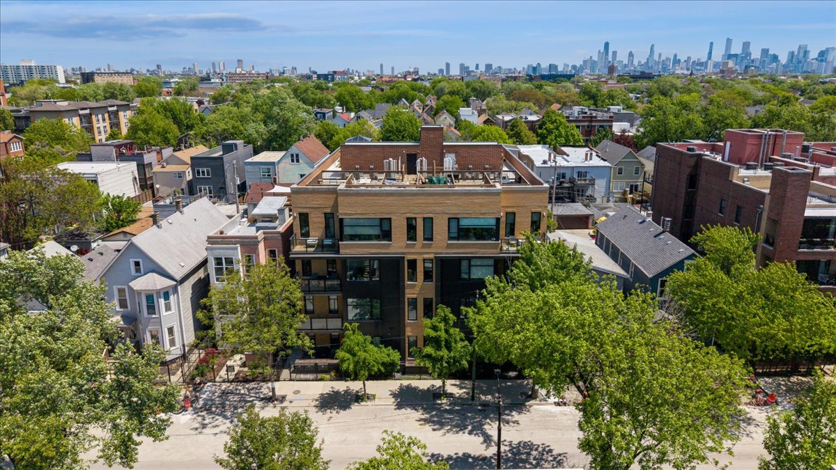 1841 N California Avenue Unit: 2A