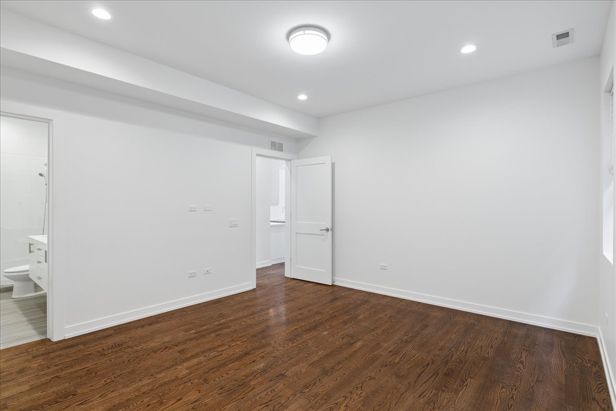 1841 N California Avenue Unit: 2A