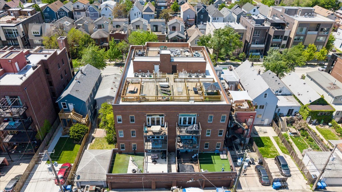 1841 N California Avenue Unit: 2A