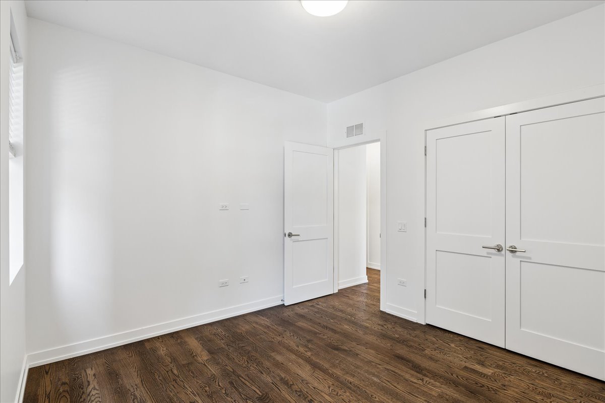 1841 N California Avenue Unit: 2A