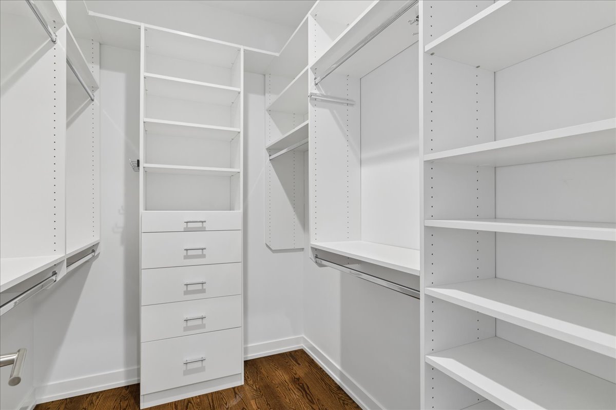 1841 N California Avenue Unit: 2A