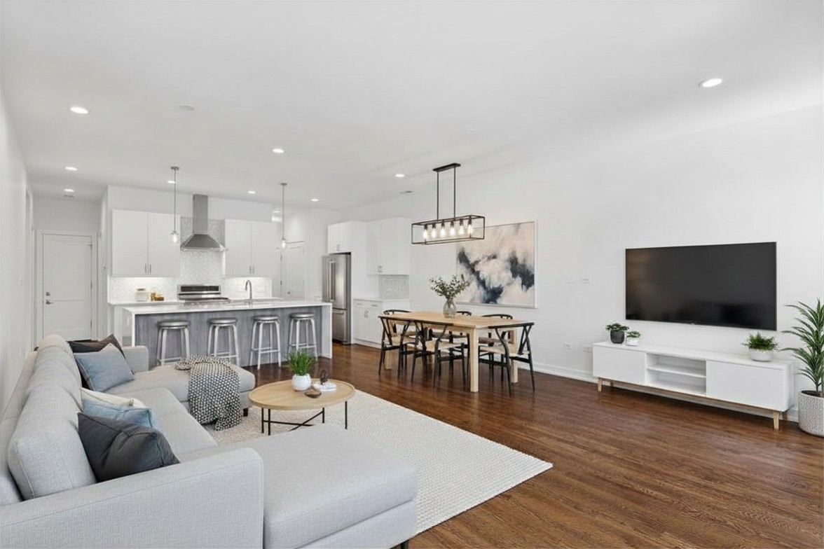 1841 N California Avenue Unit: 2A