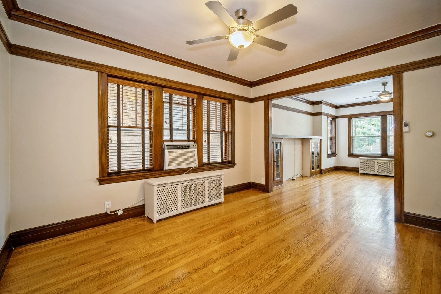 5719 N Meade Avenue Unit: 1