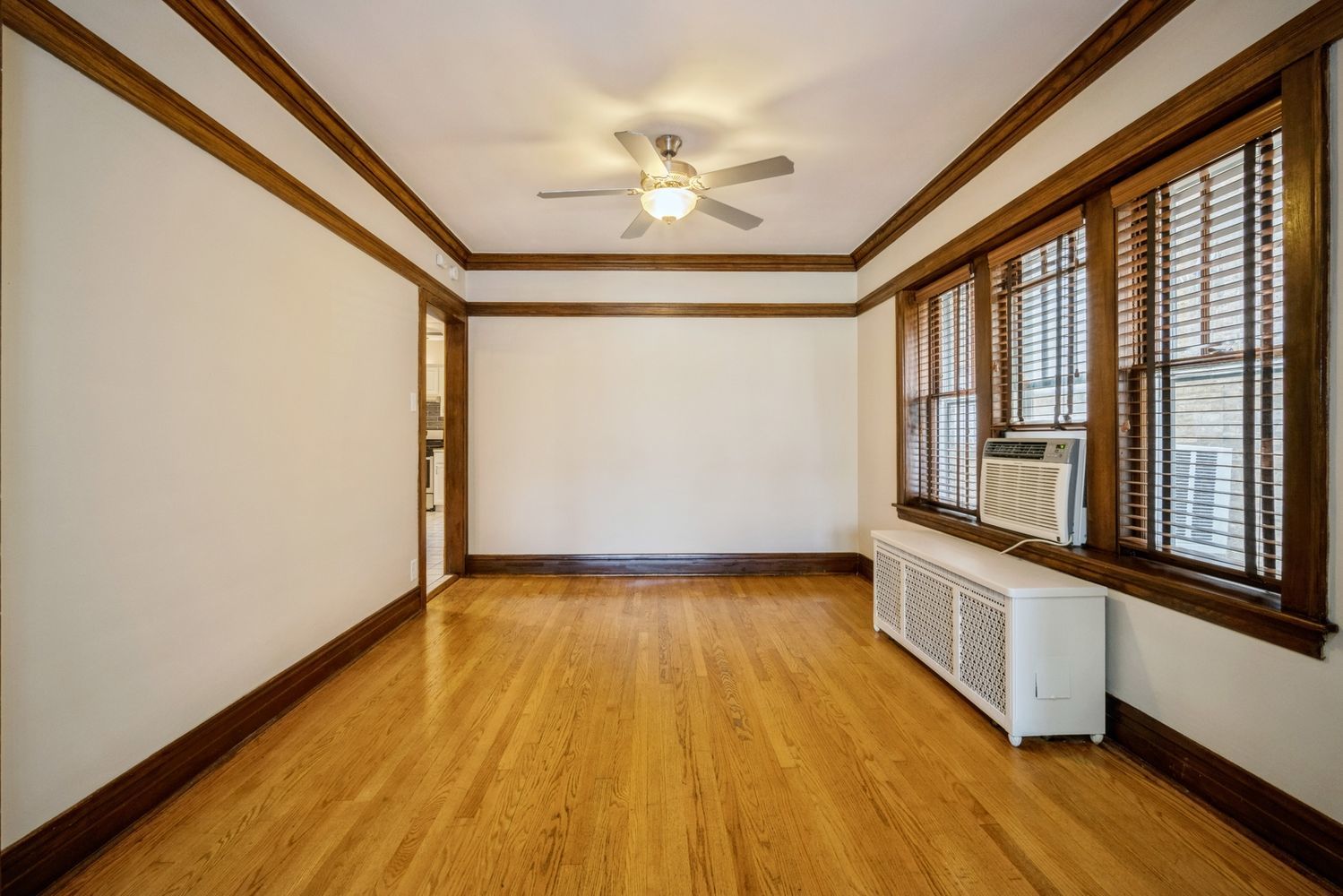 5719 N Meade Avenue Unit: 1