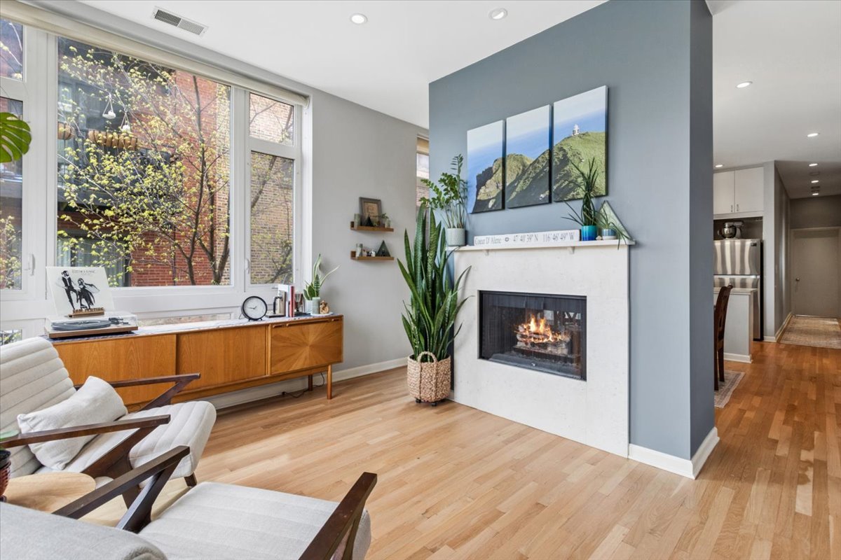 4150 N Sheridan Road Unit: 3S