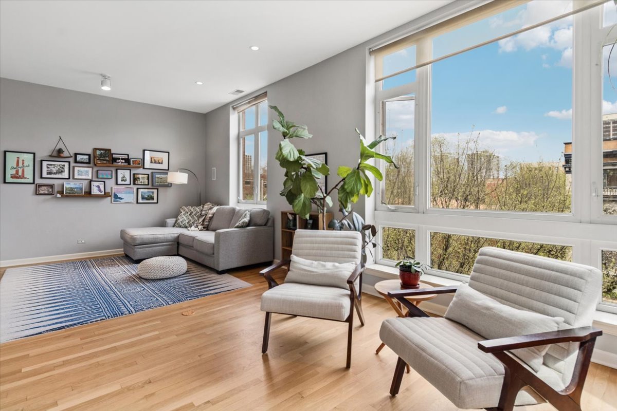4150 N Sheridan Road Unit: 3S