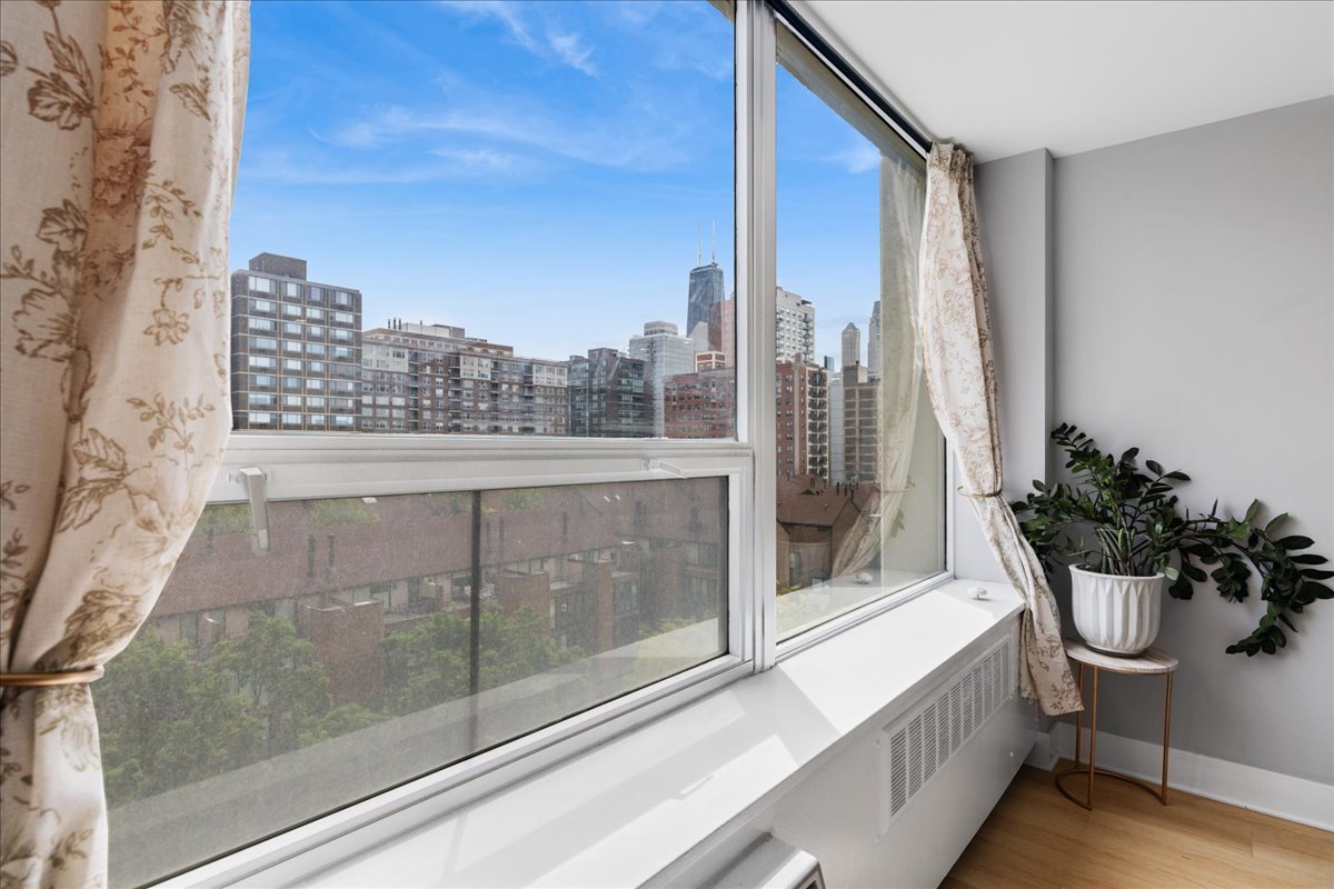 1355 N Sandburg Terrace Unit: 706D